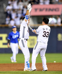 [포토]안재석의 끝내기 안타로 5연패에서 탈출하는 두산