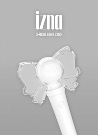 이즈나, 데뷔 첫 응원봉 공개...비주얼+감성 다 잡았네