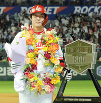 ‘리빙 레전드’ SSG 최정, KBO리그 최초 10시즌 연속 20홈런 ‘-2’