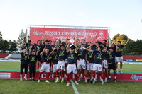 1,2학년 대회 ‘4연패’로 1년만 우승 트로피…박규선 감독의 ‘자책’과 ‘갈망’ “4관왕 한 번 더 도전해봐야죠”[SS현장]