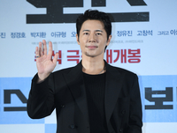 [포토] 이규형 ‘미소 가득 손인사’