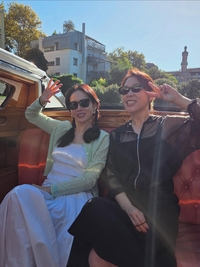 손예진‧염혜란, 베니스 요트에서 잊지 못할 추억...“어쩔수없이오래기억될”