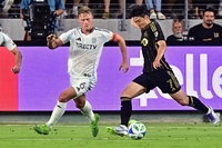 2경기 연속골 노리는 손흥민, ‘전매특허’ 왼발 감아차기 슛이 막혔다…LAFC-샌디에고 전반 1-1