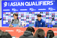 ‘리더십 개편’ 언급 홍명보 감독, 美서 ‘캡틴’ 손흥민과 대화한다