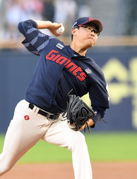 [포토]롯데 선발 박세웅, 힘차게!