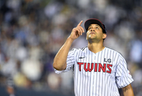 [포토]호투 펼치는 LG 선발 치리노스