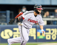 LG, 정규시즌 우승 매직넘버 ‘14’! 문성주 4안타 ‘맹타’+치리노스 7이닝 무실점 ‘완벽투’…롯데에 3-2로 승리 [SS잠실in]