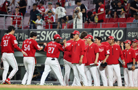 SSG 앞에 고춧가루 없다! ‘앤더슨 10승 달성→고명준 홈런’ 이 감독 “투타 조화 덕분에 이겼다” [SS문학in]