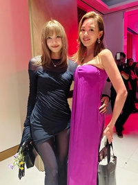 야노 시호, 블랙핑크·BTS RM과 만남 인증…보랏빛 드레스로 뽐낸 우아함