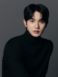 ‘5대5 가르마+사투리 매력’…윤상현, 코믹도 합격!