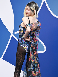 DDP를 달군 DJ소다, 컬러풀한 모노키니와 망사 패션으로 남심 강타!