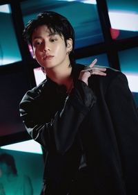 정국, ‘GOLDEN’ 하나로 920만 장 판매…K-팝 솔로 음반 역대 1위