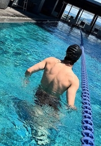 ‘시선집중’ 라이즈 앤톤의 탄탄 등근육, 수영장에서 화냈다?