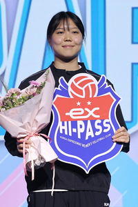 “초고교급 호평” 女배구 ‘최대어’ 이지윤, 전체 1순위로 한국도로공사 지명