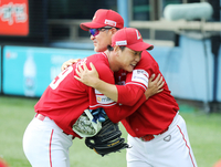 ‘최소 경기·이닝 신기록’ 김광현, KBO 역대 3호 ‘2000K’ 쐈다…괜히 ‘KK’가 아니다 [SS잠실in]