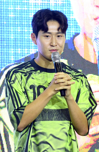 이강인 출전 시간 더 줄어든다? 엔리케 감독, 17세 유망주 중용 예정…PSG 이럴 거면 왜 남겼나