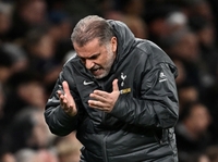 손흥민과 유로파 ‘우승’했어도 안 되는 건 안 된다…‘후보’로 거론된 포스테코글루, 텐하흐 후임 레베쿠젠 1순위는 카스페르 히울만