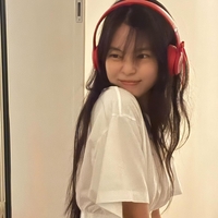 블랙핑크 제니, 레드 헤드폰으로 완성한 깜찍&시크 매력