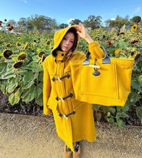 티아라 효민, ‘떡뽁이 코트’ 완벽 소화…네이비·옐로우 모두 찰떡!