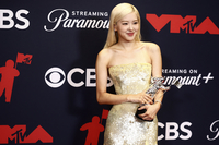 새 역사 썼다…로제, K팝 첫 MTV VMA ‘올해의 노래’ 수상 “꿈을 꾼 16세 나에게 바친다” [종합]