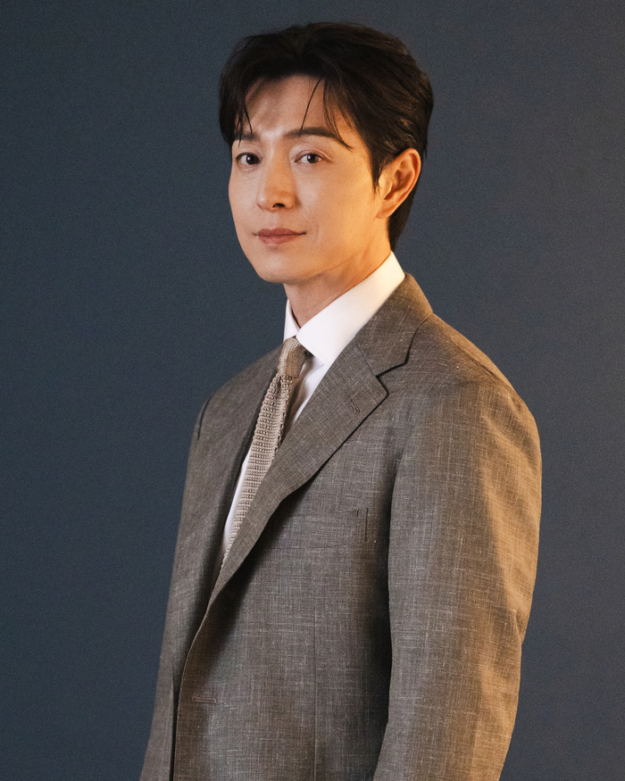 '살인자 리포트' 정성일 "첫 주연작 부담감, 최면이라도 걸고 싶죠"... - 뉴스 썸네일 이미지