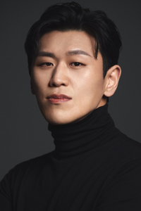 강홍석, 뮤지컬 ‘킹키부츠’로 다시 달린다…드랙퀸 롤라 役