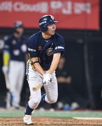 [포토] 정수빈, 5회 아쉬운 내야땅볼