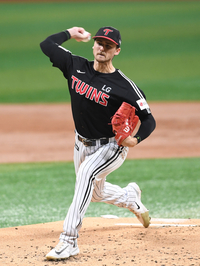 [포토]역투하는 LG 선발 톨허스트