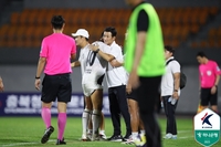 이을용도 1년 못 채웠다…2부서 6시즌째인데 지지부진한 ‘체질’ 개선, 이흥실 대표 체제 경남의 ‘과제’는