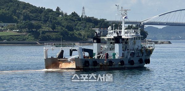 전남도, 적조주의보 확대 발령…피해 최소화 총력
