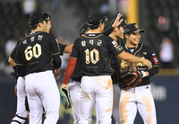 [포토] KT ‘이겼다’