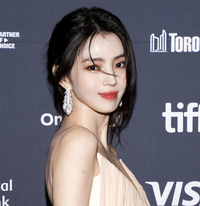 한류스타 한소희가 토론토 영화제에서 선택한 스타일은? 하이주얼리 브랜드 부쉐론 시그니처 네이처 컬렉션!