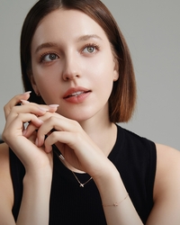 안젤리나 다닐로바, 주얼리 화보로 상큼한 매력 발산