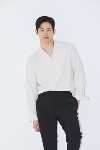 B1A4 신우, ‘1도 없는 남자’서 브브걸 출신 남유정과 연인 호흡