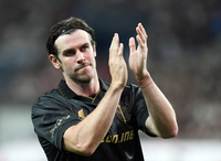 [포토]팬들에게 인사하는 가레스 베일