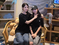 아이유, 팬미팅에 ‘폭싹’ 김태연 초대…“애순이의 꽃길 우정”