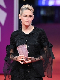 크리스틴 스튜어트 감독 제30회 부산국제영화제 공식초청 ‘물의 연대기’, 도빌 영화제 신인 감독상 수상해