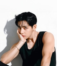 BTS 뷔, ‘입덕요정’의 아이콘…‘덕후몰이상’ 남돌 1위 매력은?