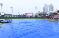 [포토]비로 인해 취소된 LG와 KT의 수원 경기