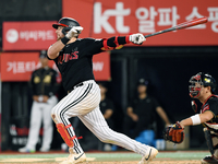 [포토]3타점 2루타 치는 LG 오스틴