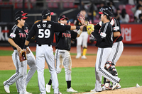 [포토]LG, 2차전도 이겼다!