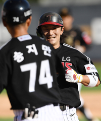 [포토]추격 타점 올린 LG 신민재