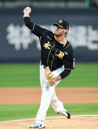 [포토]KT 패트릭, 힘차게!