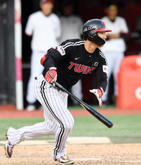 [포토]적시타 치는 LG 오지환