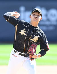 [포토]KT 선발 소형준의 역투