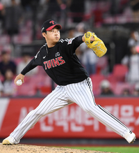 [포토]역투하는 LG 김진수