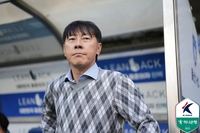 ‘충격의 5G 무승’ 신태용 감독, 안방 공개 저격 “원터치 패스해야 하는데 컨트롤하기 바빠” [현장 인터뷰]