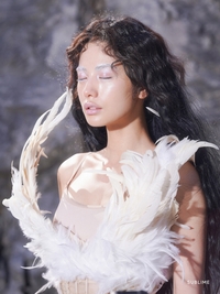 나나 맞아? 파격 사진… 문신 ‘1968’ 뜻 있었다