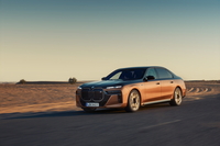 BMW 7시리즈, 벤츠 S클래스 판매량 앞섰다 [SS포커스]