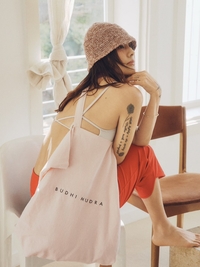 ‘난다긴다’ 이효리 요가, 10월 클래스 오픈과 동시에 ‘초고속 마감’